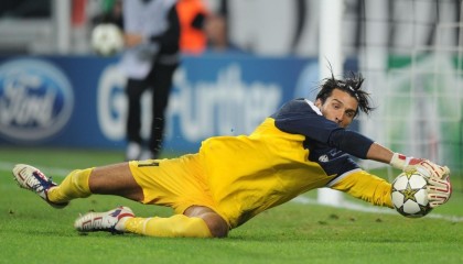 海星体育官网_球衣卖光 涨粉80万为克拉克出头后 坎宁安人气暴增