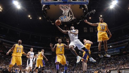 海星体育官网：世体曝皇马中场战略重大调整 阿隆索力挺塞巴略斯与卡马文加留队