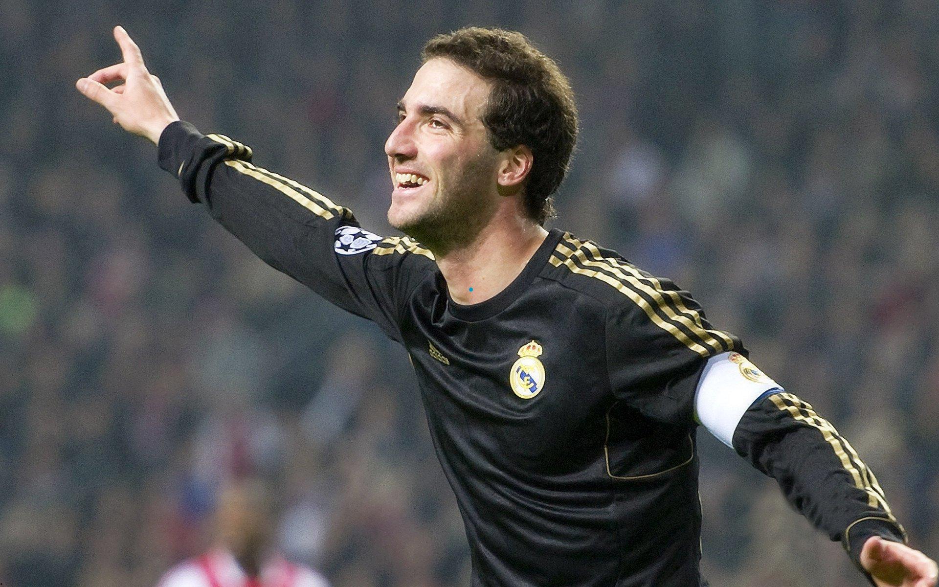 篮球传奇长河引热议，雷记抛出神兽论，红熊猫才是永恒丰碑！